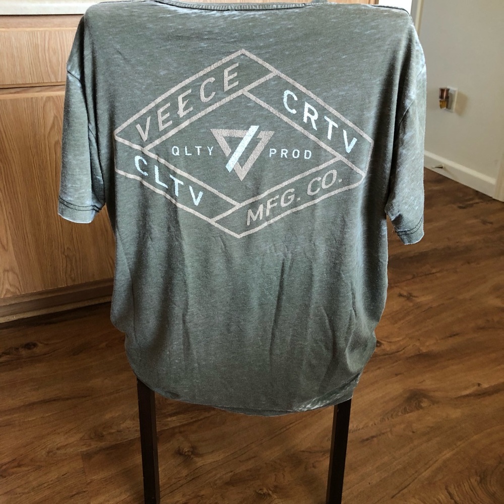 Veece tee shirt like new